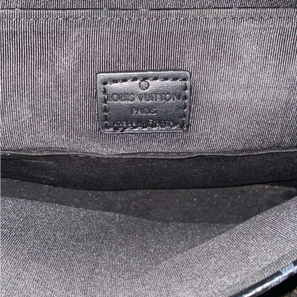 Louis Vuitton Black Crossbody Bag - Picture 4 of 5